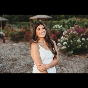 Meet your Posher, Madalyn